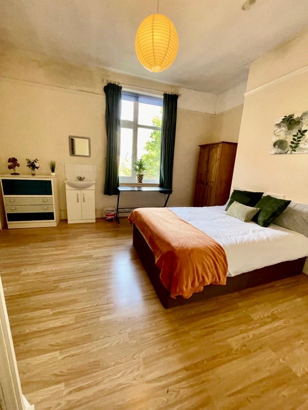 Photo 1: LOVELY ROOM