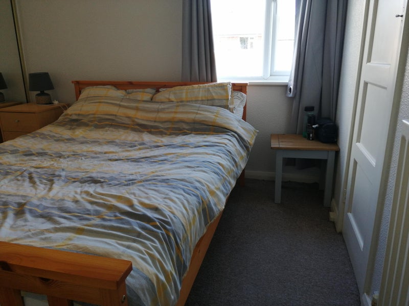 Photo 1: Double bedroom 