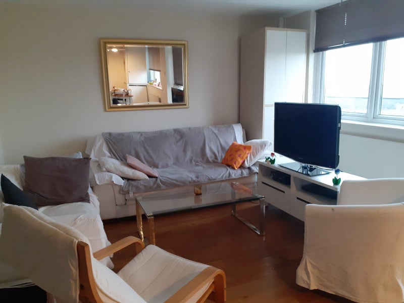 Photo 1: living room