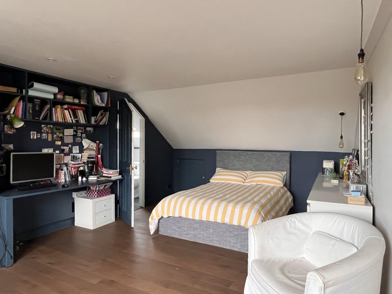 Photo 1: Bedroom