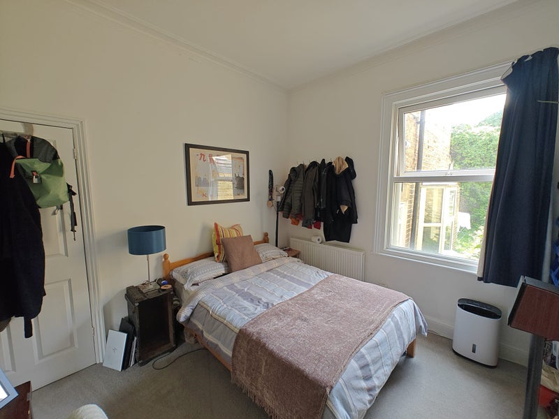 Photo 1: Bedroom