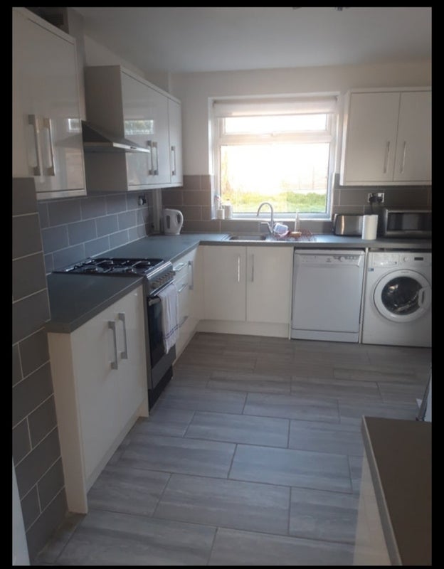 Photo 1: Kitchen