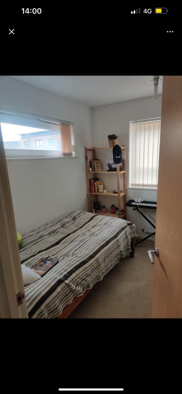 Photo 1: Room (Angle 1)