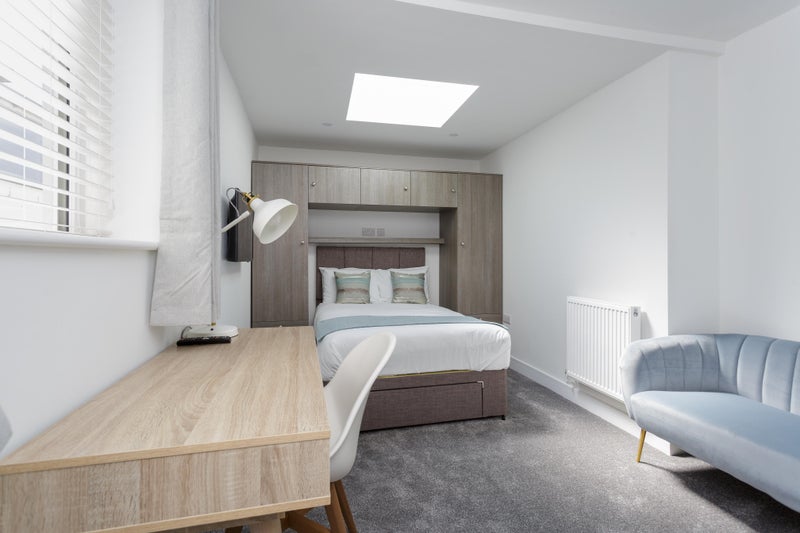 Photo 1: Bedroom 1