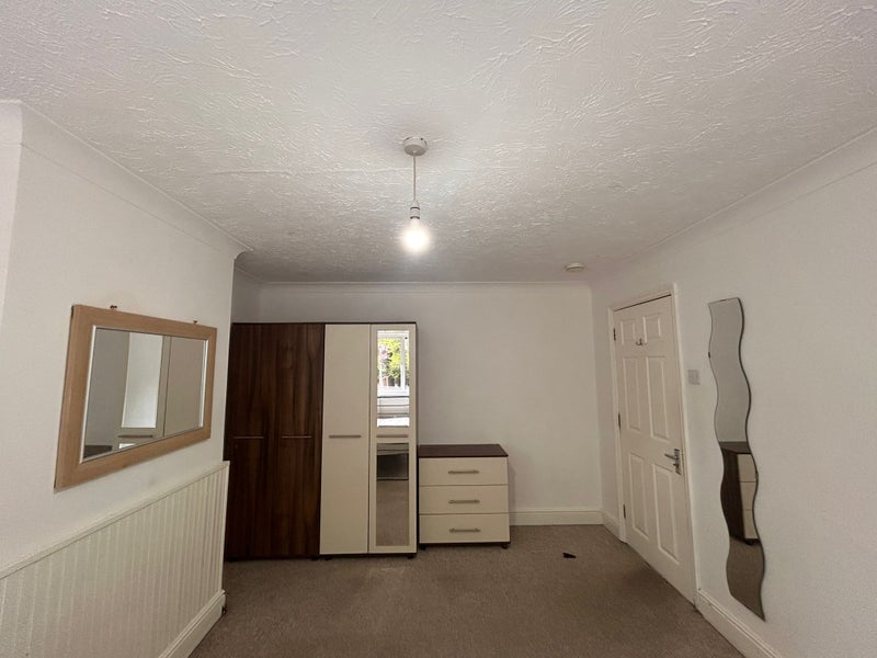 Photo 1: Available Room