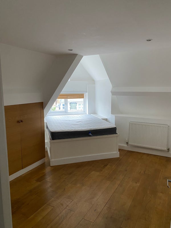 Photo 1: Double Bedroom with built-in Kingsize
