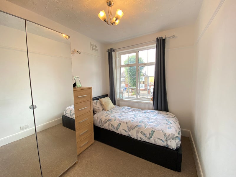 Photo 1: room 4 - £725 