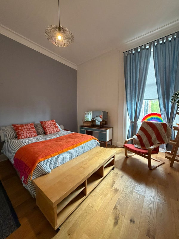 Photo 1: Bedroom 1