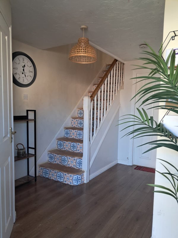 Photo 1: Hall way