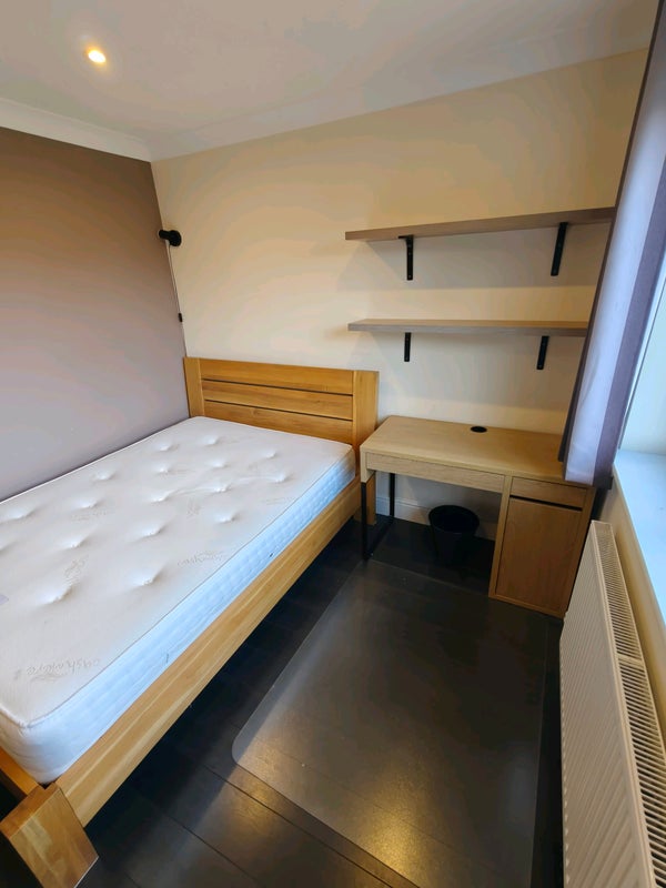 Photo 1: Bedroom