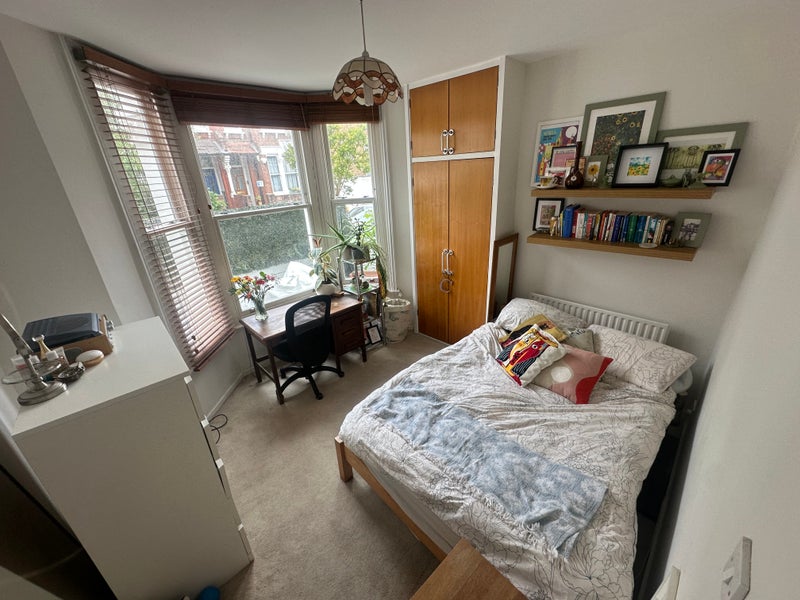 Photo 1: Available double room