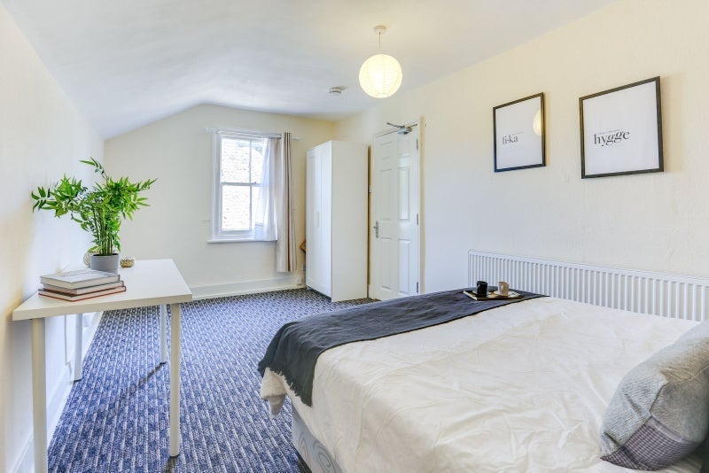 Photo 1: Room 5 