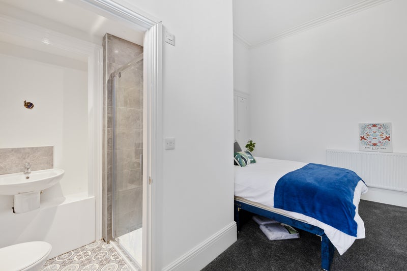 Photo 1: Room 3