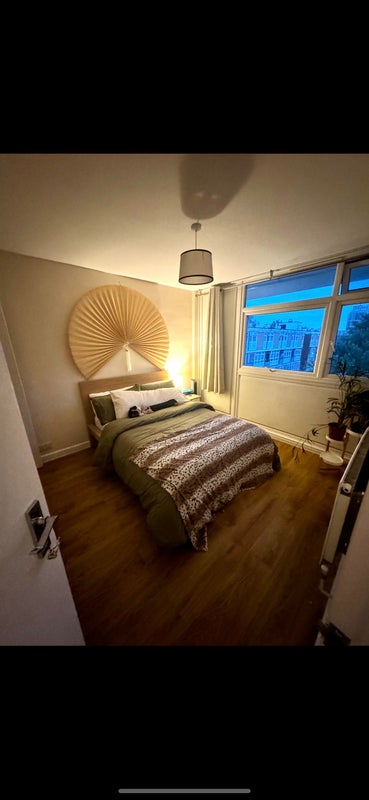 Photo 1: Bedroom