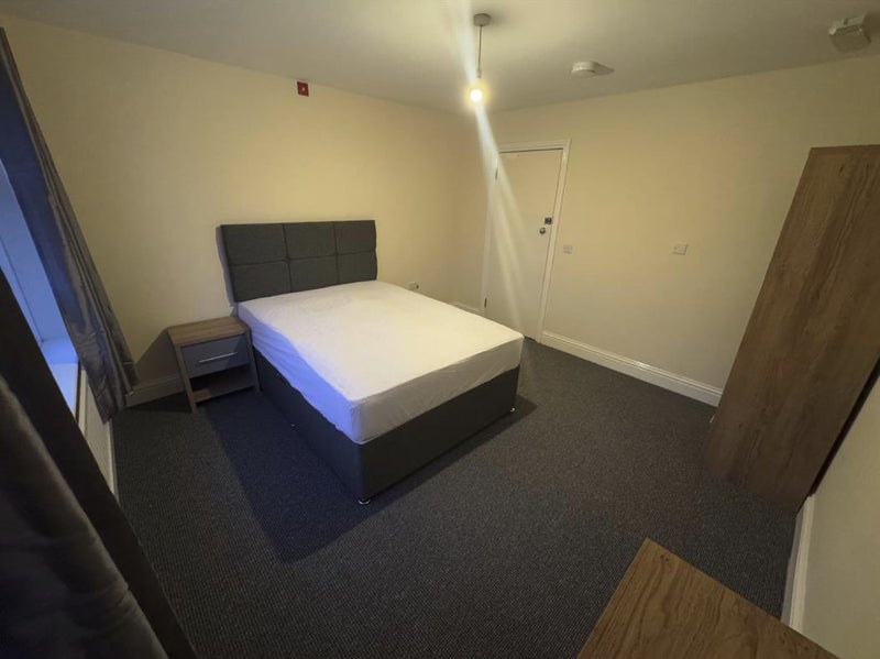 Photo 1: Room 3