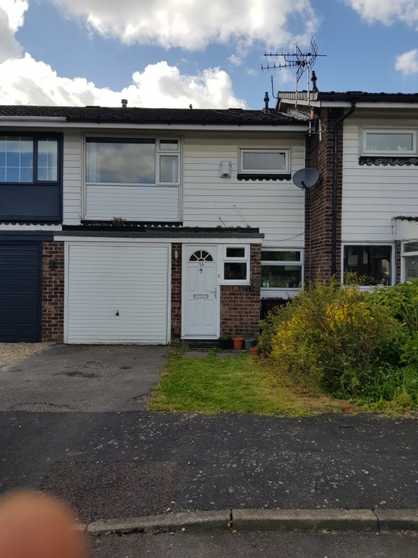 Photo 1: Front, Drive and Garage