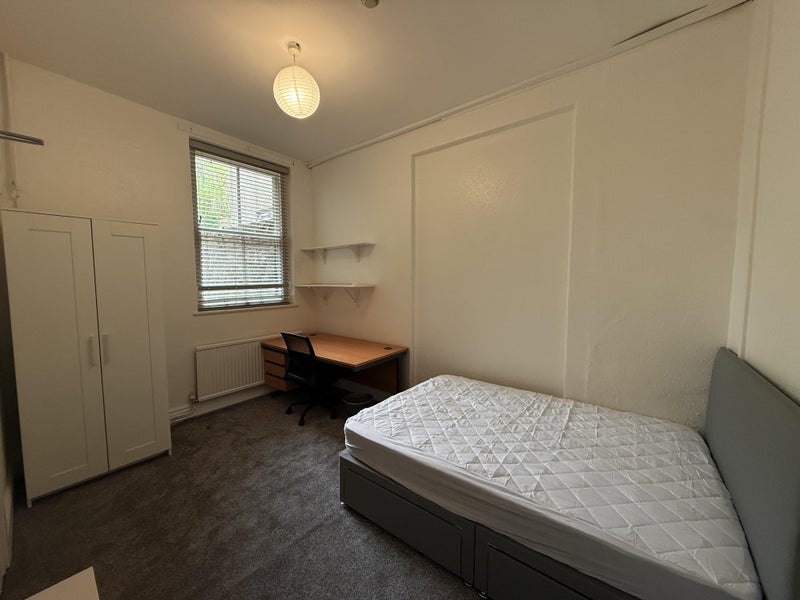 Photo 1: Bedroom