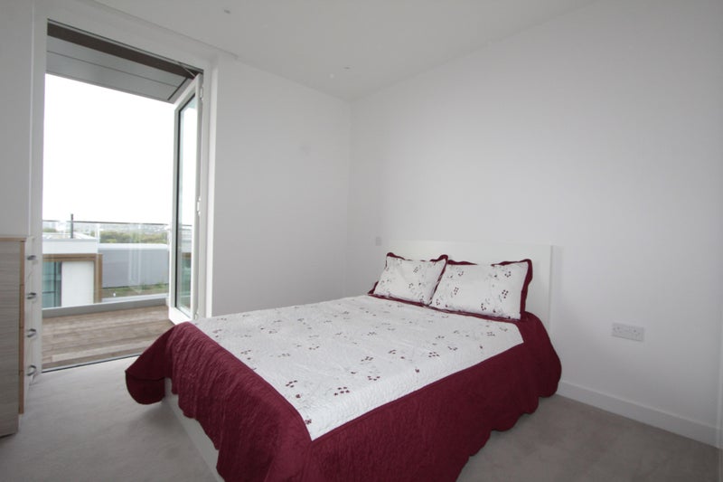 Photo 1: Room 1 : 360£ per week - En-suite Double room single use - 1,580£ per month - available on 08/07