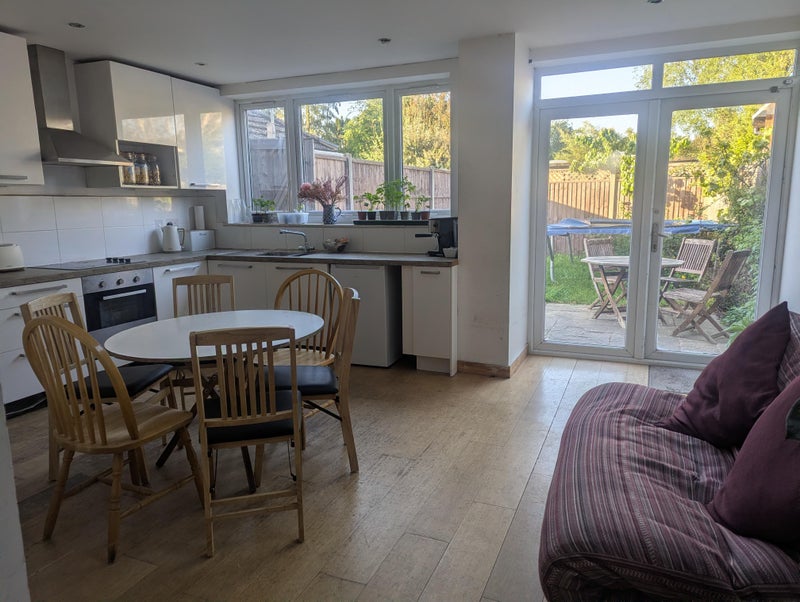 Photo 1: Shared kitchen with householder