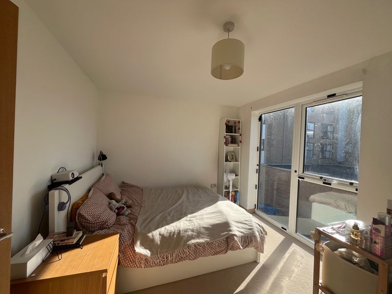 Photo 1: Room 1