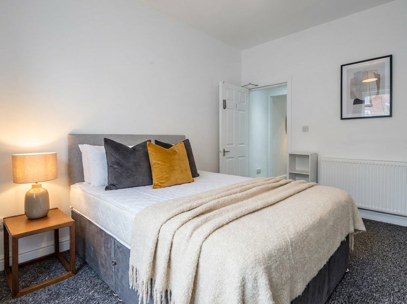 Photo 1: Room 1 - Double Room 