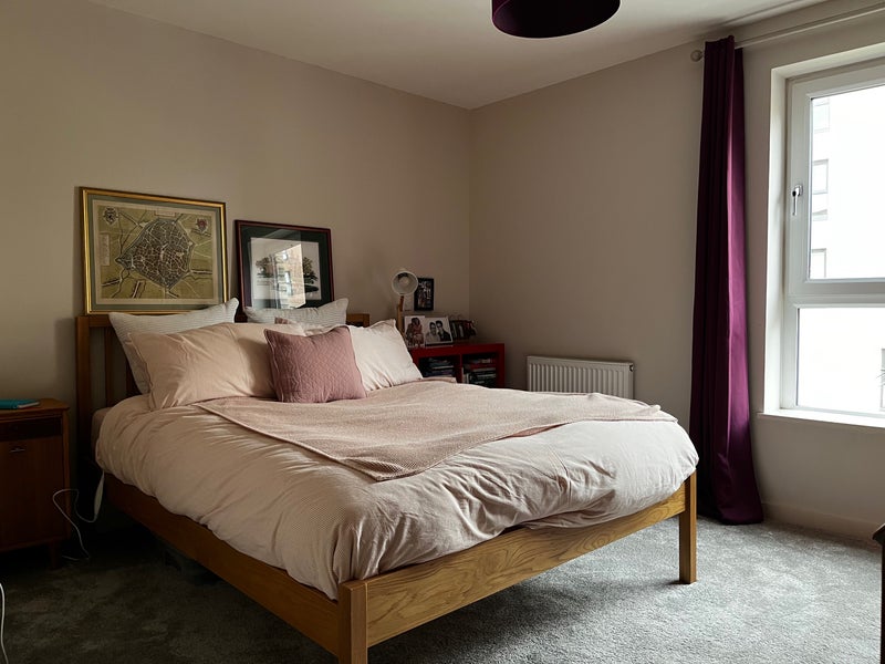 Photo 1: 150cm bed in carpeted double bedroom