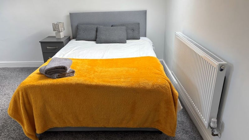Photo 1: Bedroom 2 -   To Let