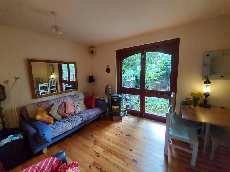 Photo 1: Living Room 