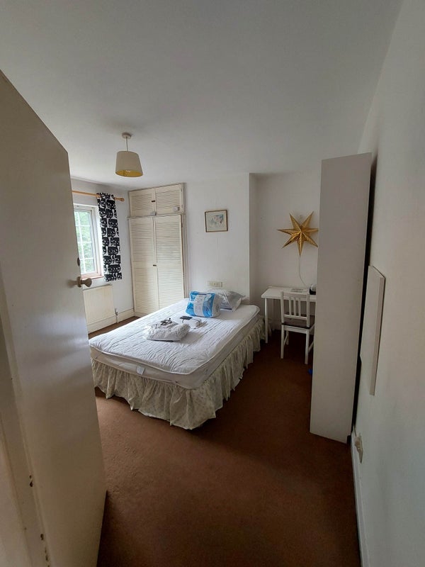 Photo 1: 1st room 2nd floor