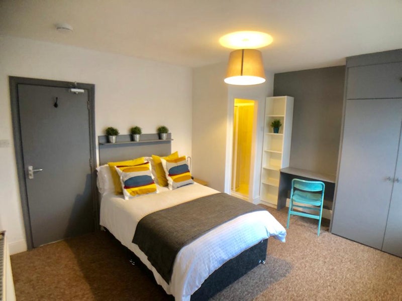 Photo 1: Room 3