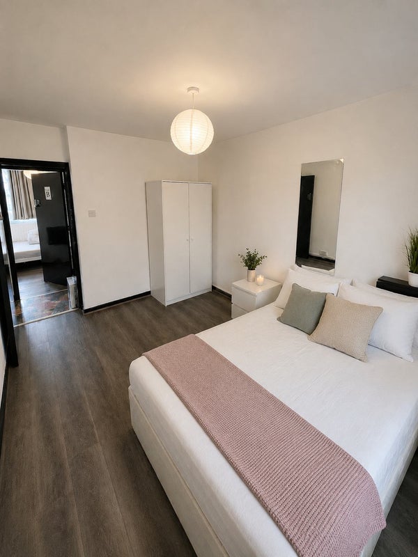 Photo 1: ROOM B
