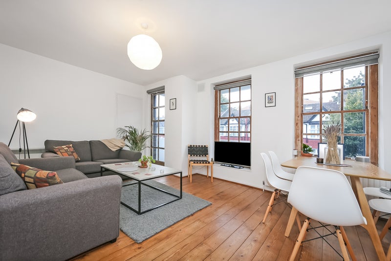 Photo 1: Bright & Spacious Unfurnished Living Area
