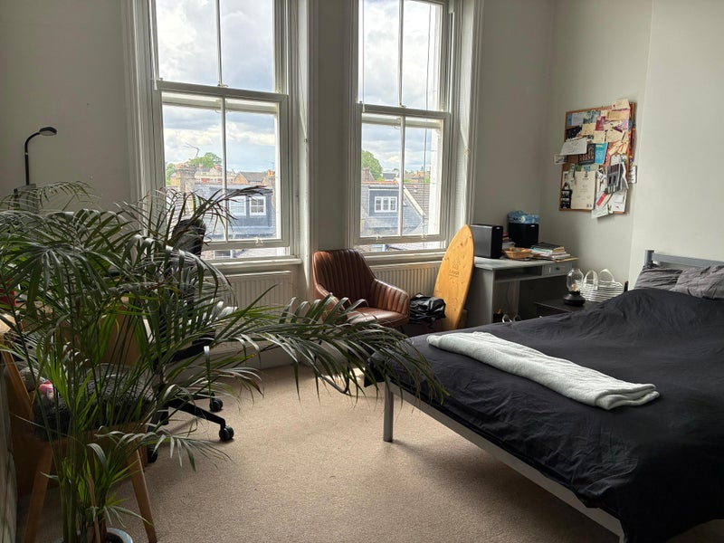 Photo 1: Bed room available
