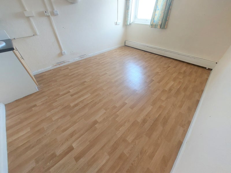 Photo 1: Standard Single room - £425pcm