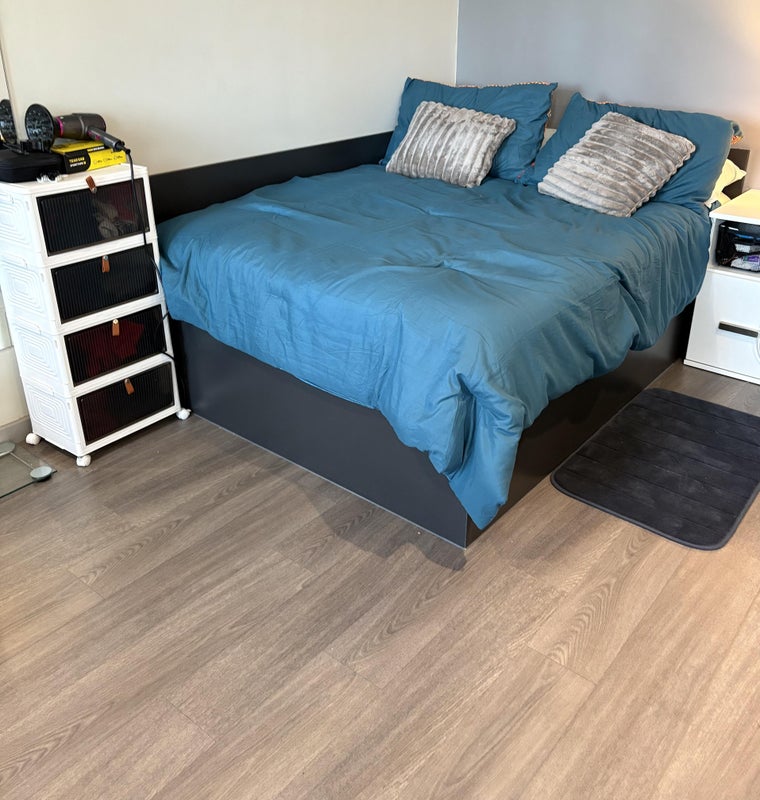 Photo 1: Comfortable Double Bed