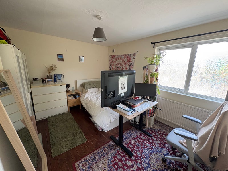 Photo 1: Bedroom