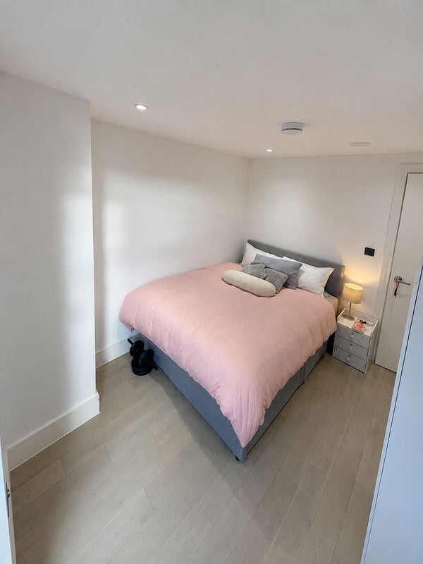 Photo 1: Bedroom 2