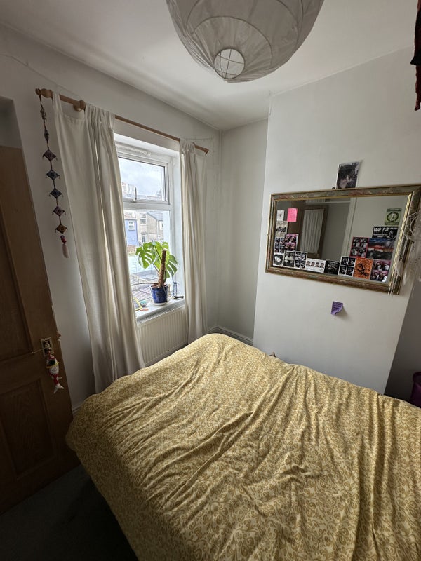 Photo 1: This is the room that I am looking to be filled