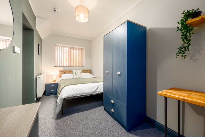 Photo 1: Room 3