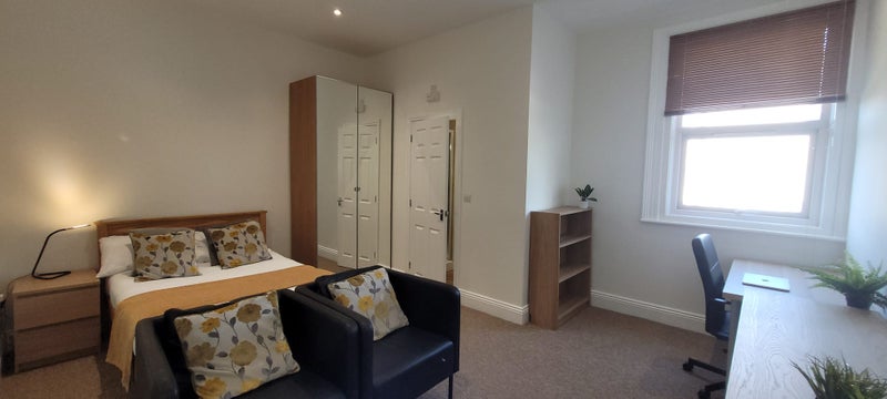 Photo 1: Renovated double room 