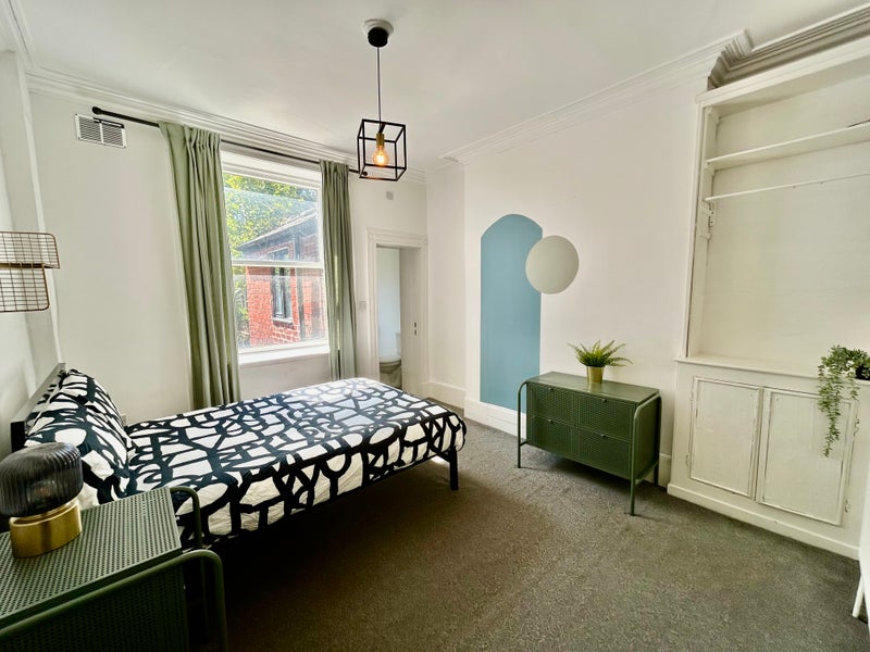 Photo 1: Room 2