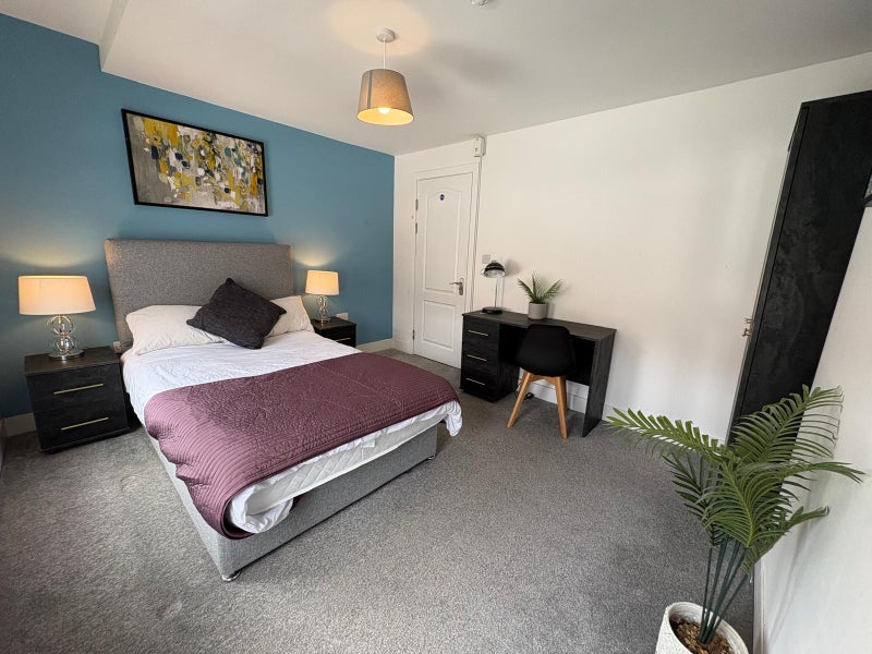 Photo 1: Room 3