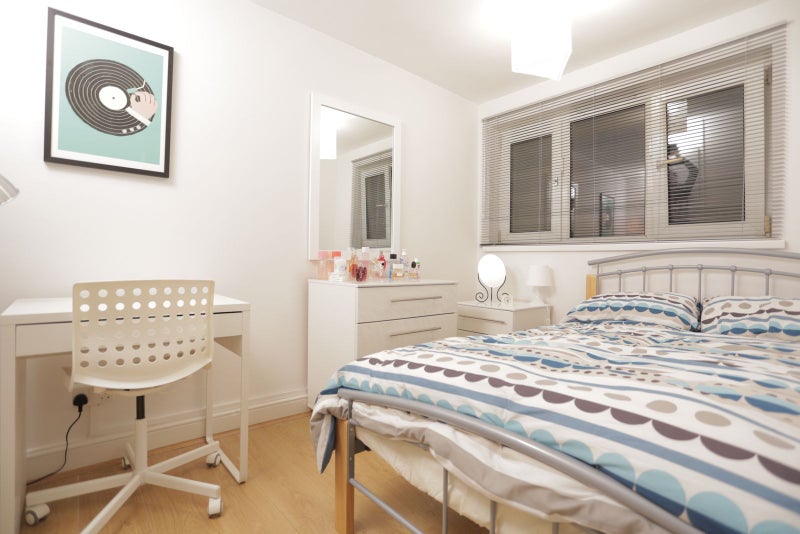 Photo 1: Bedroom 4