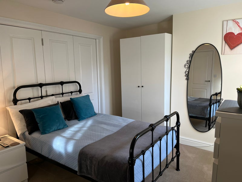Photo 1: Room 4 not an en-suite