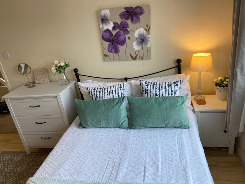 Photo 1: ROOM 2: SINGLE OCCUPANCY NOT AN EN-SUITE