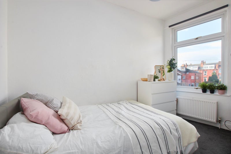 Photo 1: Room 3