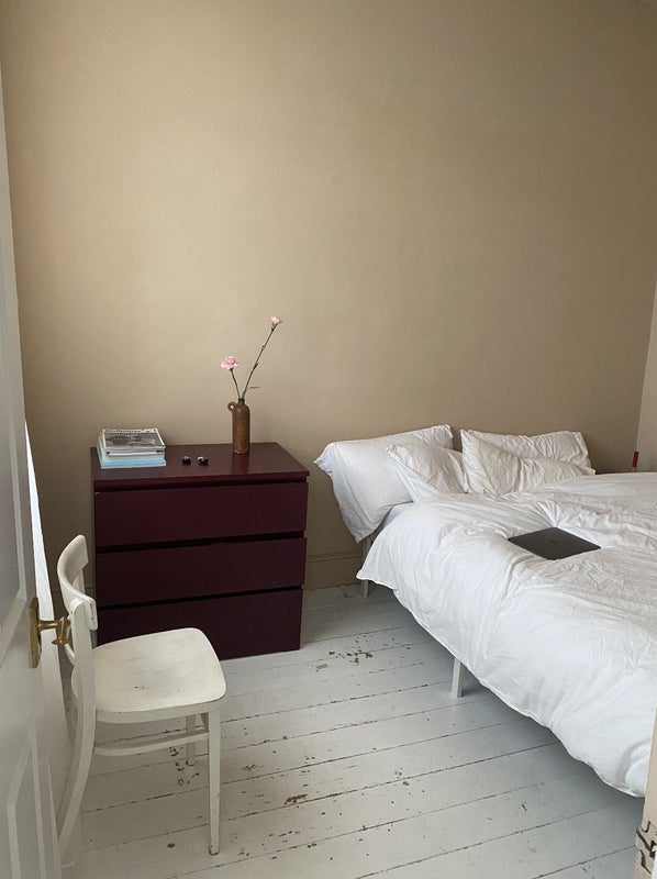 Photo 1: Bedroom