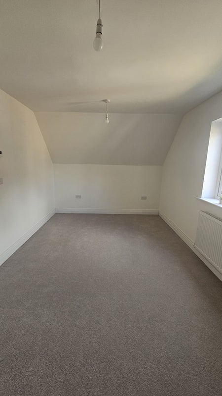Photo 1: Room, furnished or unfurnished