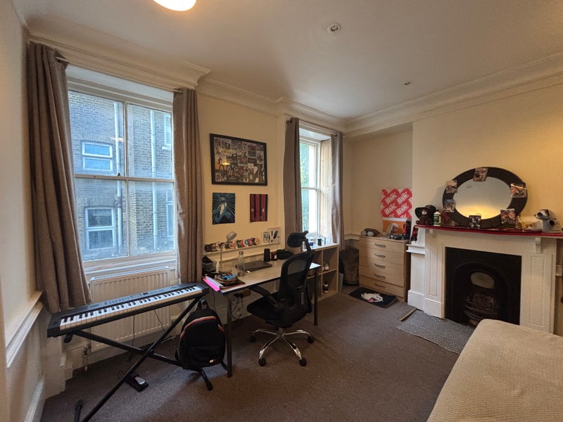 Photo 1: Bedroom