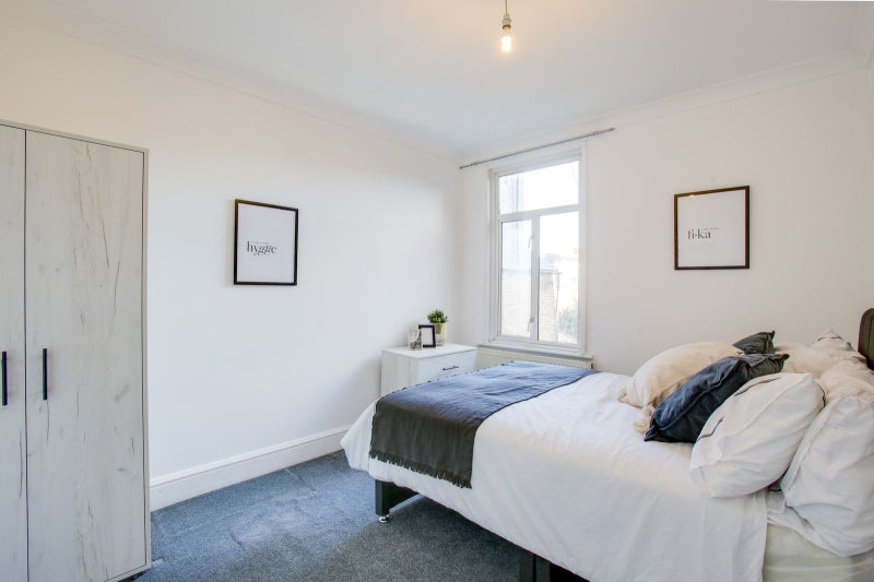 Photo 1: Room 4 £939 